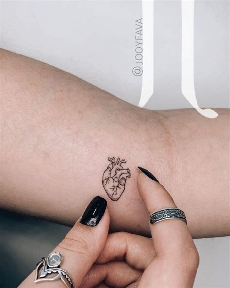 Tatuagem pequenas Dicas e 30 inspirações para a primeira tatoo