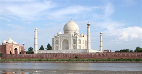 Culture Art History The Taj Mahal Construction Of The Mausoleum