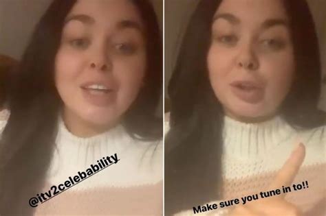 Goggleboxs Scarlett Moffatt Flashes Boobs And Hips In Sizzling Swimsuit Display Movies Hot News