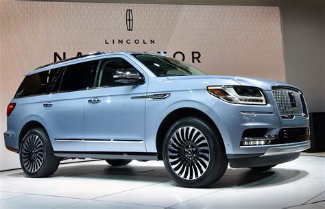 Similarly, in comfort mode, the softest of the three available settings, lincoln's midsize crossover suv feels plush without being floaty. New Lincoln Navigator: maxing out the luxury SUV sector ...