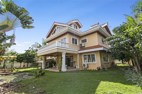 Ashland ravenswood $4800 per month available: Spacious 5 Bedroom House for Rent in Cebu Talamban