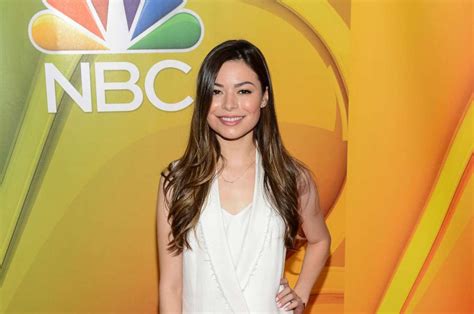 Miranda taylor cosgrove was born on may 14, 1993 in los angeles, california. Miranda Cosgrove Bio, Age, Height, Net Worth, Relationship With Lil Pump - Networth Height Salary