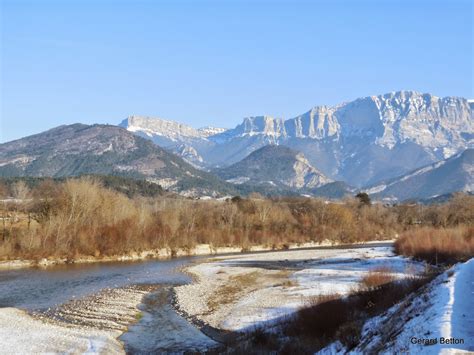 From french, from ancient greek δρόμος (drómos, running). Carnet de bord de Gérard: Val de Drôme, Die