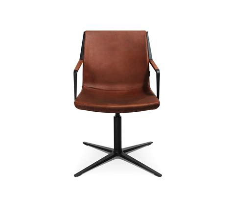 The seat is suspended from the front legs in a construction that is both beautiful and practical, allowing the paper cord weave to continue uninterrupted around the seat. W-CUBE 3 - Stühle von Wagner | Architonic