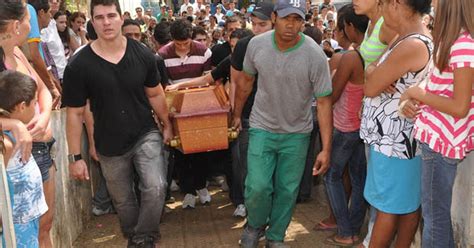 G1 Corpo De Modelo Morto Em Sp é Enterrado Na Zona Da Mata De Mg Notícias Em Minas Gerais