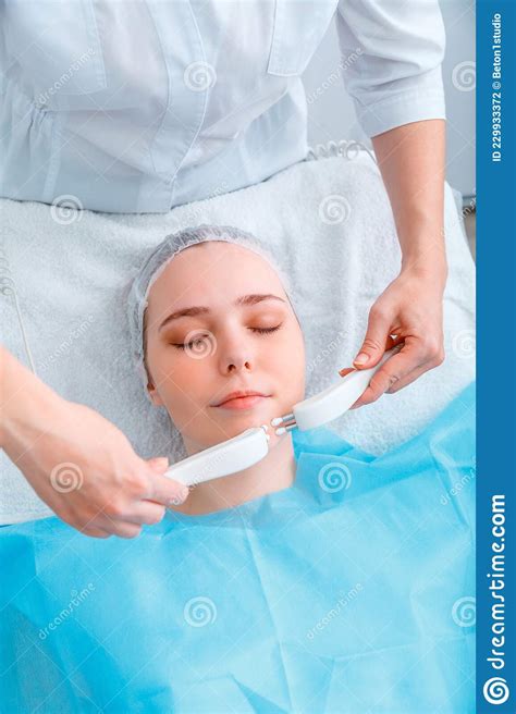 Microcurrents Cosmetology Procedure Beauty Doctor Cosmetologist Doing