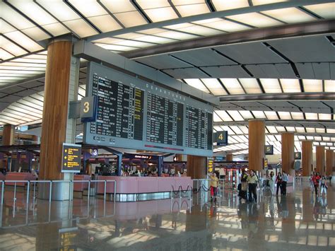 Filesingapore Changi Airport Terminal 2 Departure Hall 6 Dec 05