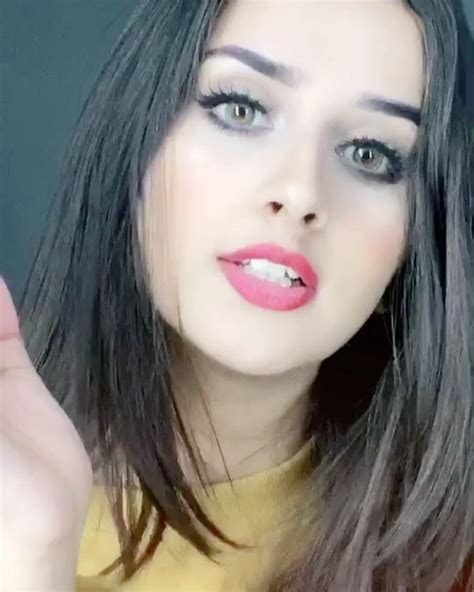 Alishbah Anjum Cute Girls Face Instagram Beautiful Lips Haircuts