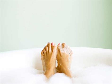 Baking soda baths can potentially treat yeast infections as well as certain itchy skin conditions. Baking Soda Bath: How To, Benefits, Safety, and More ...