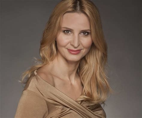 Vdova ivana gottová tak alespoň zveřejnila nový klip k písni jdi za. Ivana Gottová končí v televizi. Stala se manažerkou svého ...