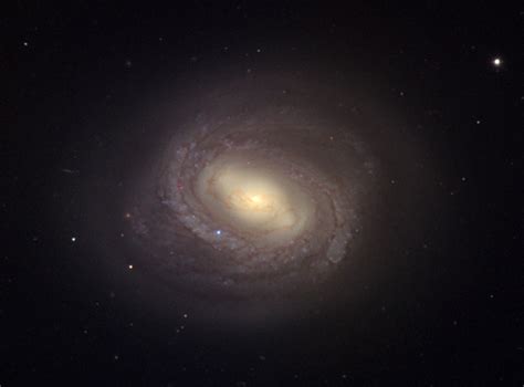 El telescopio espacial hubble tomó una fotografía de la galaxia espiral ngc 1300, ubicada a 70 millones de años luz de. Astronomia e Universo: Galeria de Imagens - Galáxias ...