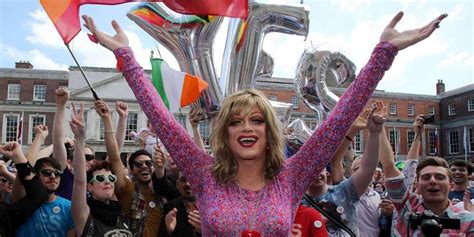 L Irlande Dit Très Largement Oui Au Mariage Homosexuel
