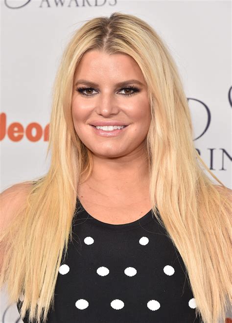 Jessica Simpson Reveals Her Struggle With Pills And Alcohol In New Memoir Open Book Fame