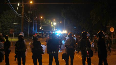 Protest In Memphis Angry Crowds After Frayser Tenn Police Shooting