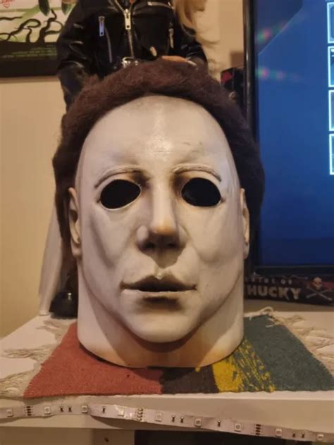 Halloween 1978 Michael Myers Trick R Treat Studios Rehauled Mask £130
