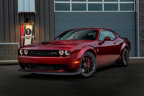 2018 Dodge Challenger Srt Hellcat Review Trims Specs And Price Carbuzz