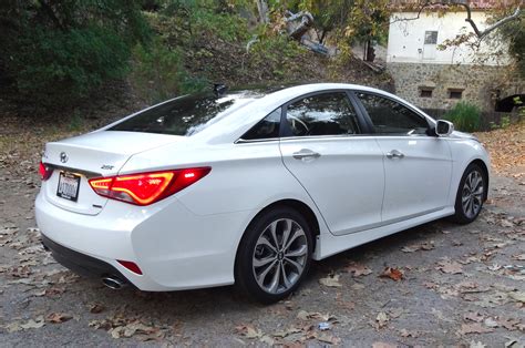 Start here to discover how much people are paying, what's for sale, trims, specs, and a lot more! AutomotiveTimes.com | Hyundai Sonata 2014 Photo Gallery
