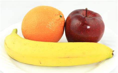 Выбрать апельсин яблоко или банан фото