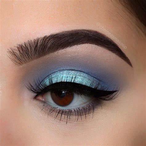 Smokey Eye Makeup With Lovely Light Blue Shades Picture 2