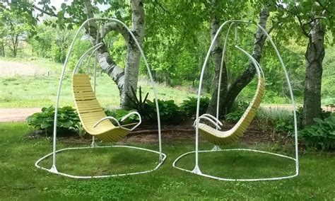 Lazy daze hanging chair stands with heavy duty coated steel yet another beautiful option of a chair stand, this one is also very simple yet elegant for modern. RARE Homecrest PAIR 70's Retro Modern Hanging Chairs ...