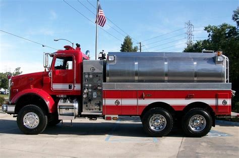 Elliptical Tanker Fire Truck Bulldog Fire Apparatus
