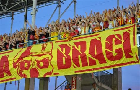 1/2 means in the end of the first half korona kielce will be leading but the match will end radomiak radom winning. 2. kolejka Ekstraklasy. Zapowiedź: Korona Kielce - Legia ...