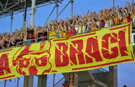 Klub piłki nożnej grający w najwyższej fazie rozgrywkowej w polsce. 2. kolejka Ekstraklasy. Zapowiedź: Korona Kielce - Legia ...