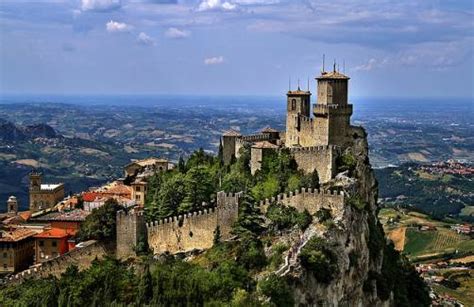 Prima torre, salita alla terza torre, salita al montale, 47890 san marino. How to Get to Heaven: San Marino, City in the Clouds | The ...