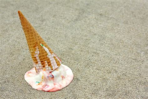Dropped Ice Cream Cone — Stock Photo © Christinlola 31651767