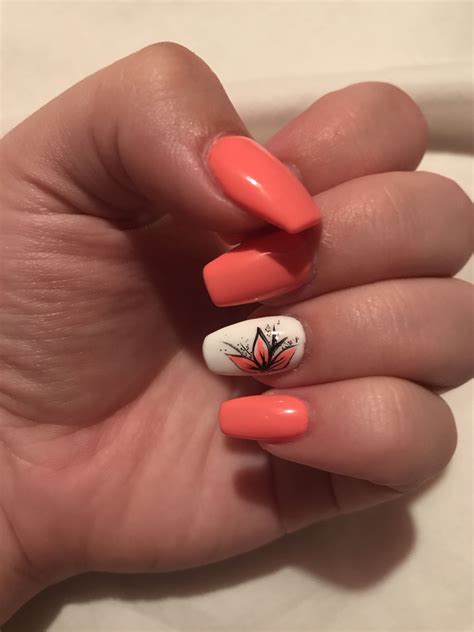 Coral Nails With Flower Design Coral Nails With Design Coral Nails Simple Toe Nails