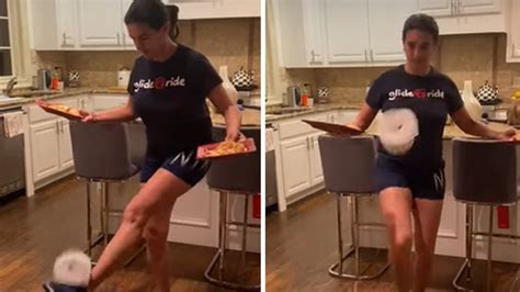 Toiletpaperchallenge Soccer Star Mom Impressively Juggles With Feet