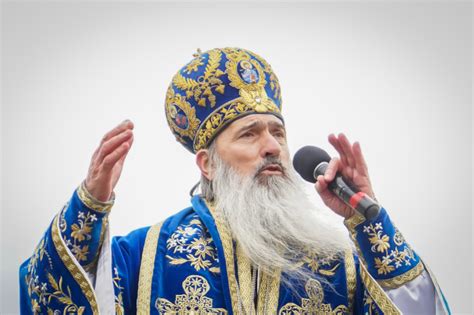 Mai problematic decât acel document patriarhal în care îps teodosie este criticat pentru „duh de indisciplină și de răzvrătire și „atitudine provocatoare pentru declarațiile și inițiativele din perioada de. ÎPS Teodosie nu se potolește. Arhiepiscopul Tomisului ...