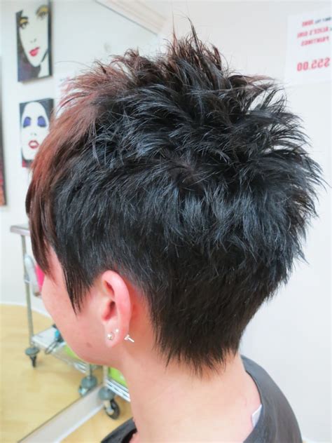 17 Fresh Short Spiky Pixie Hairstyles