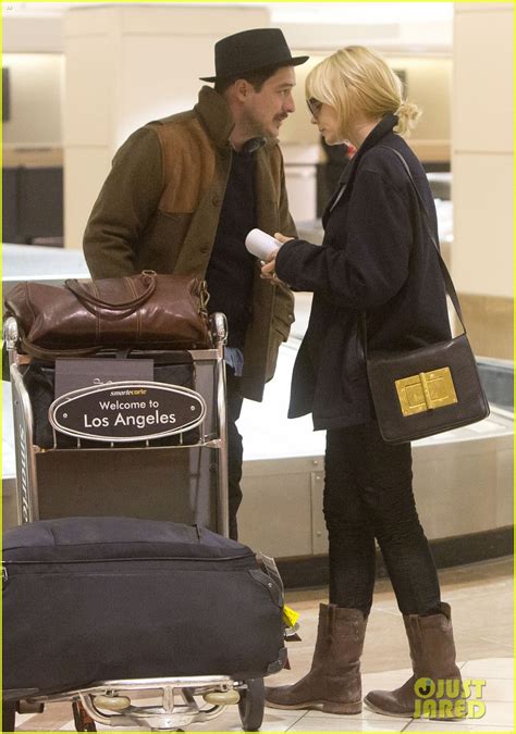 Carey talks about attending the royal wedding and the unexpected attention she and her husband marcus mumford received when the cameras caught him yawning. Carey Mulligan & Marcus Mumford Land in Los Angeles ...