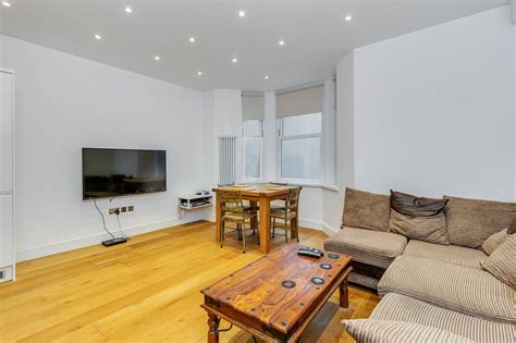Southerton Road London W6 2 Bed Apartment £535000