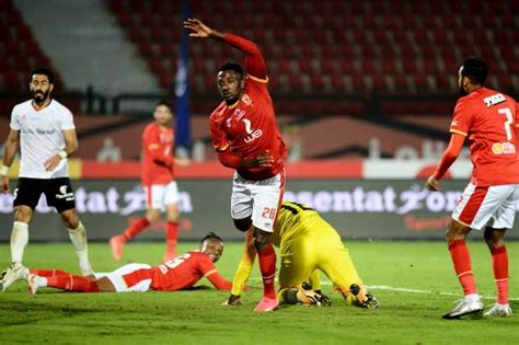 وأردف لو بيتي يحتاج وجودي وأن أكون مفيدا للفريق فأنا تحت أمر النادي. ألبومات الصور مباراة الأهلي وطلائع الجيش - الوطن