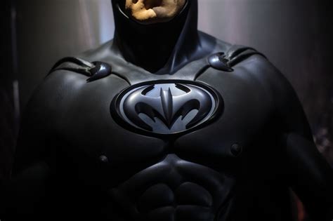 It's been 17 years since george clooney played batman, but you wouldn't know it from the way he keeps saying sorry for it. Batman is set to get a shocking new Batsuit from DC Comics