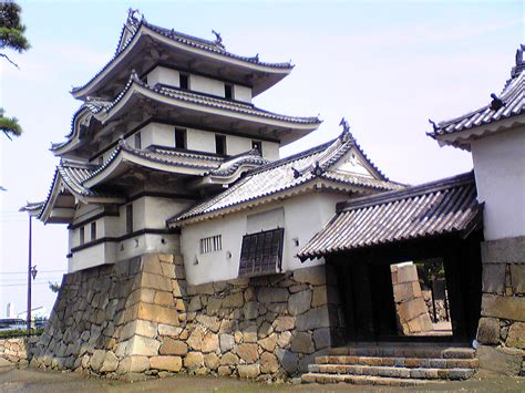 It is bordered on the west by the sea of japan, and extends from the sea of okhotsk in the north toward the east china. 城巡り～その5【高松城】 | 新大阪発★たたかえ!日本人とお馬 ...