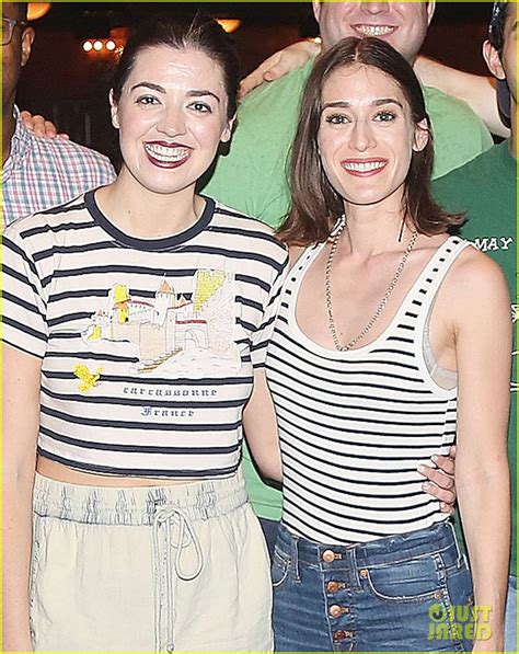 mean girls movie star lizzy caplan meets the broadway cast photo 4091394 broadway photos