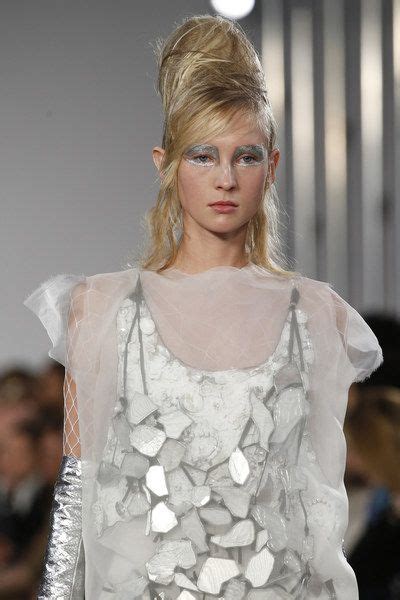 Maison Margiela Spring 2016 Ready To Wear Collection Fashion Show