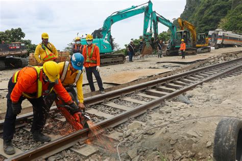 The name of the service comes from the 19 kilometer long taroko gorge, which is one of taiwan's most popular tourist spots. 太魯閣號事故 立委要求異物偵測系統應與車輛連線 - 芋傳媒 TaroNews