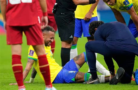 Neymar Se Lesiona Tobillo En La Victoria De Brasil Termina Llorando