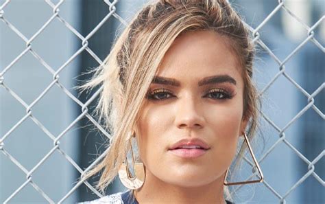 Karol g was at the center of controversy after she shared a photo of her black and white dog in her black lives matter post. Karol G soprende a seguidores con radical cambio de look