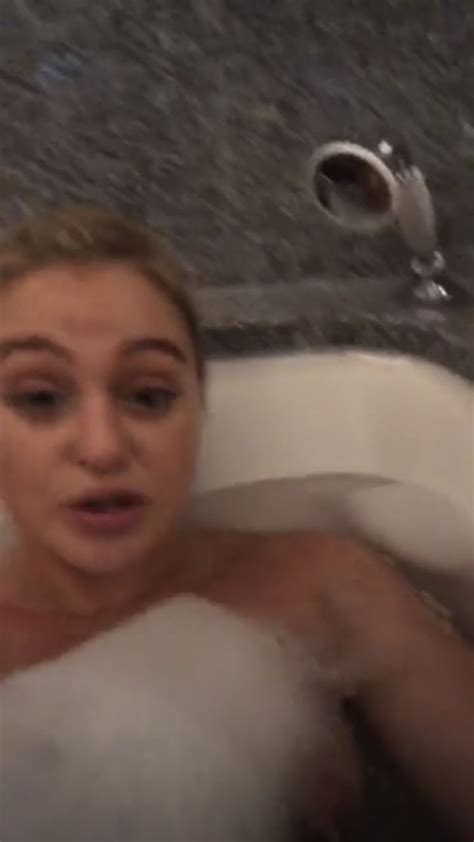 Iskra Lawrence Naked 5 Pics  And Video Thefappening