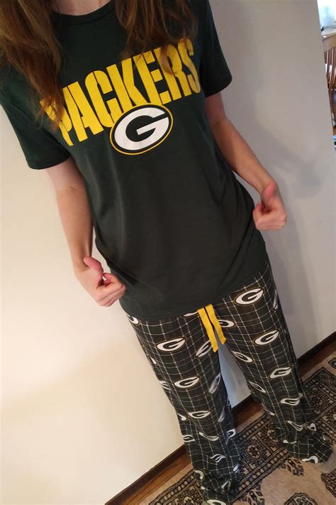 My sister isn't a Packers supporter, but damn does she have good taste width=