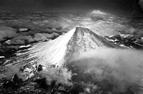 A Return To Mount St Helens Rediscovered Before And After Photos