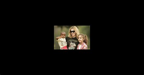 Madonna Son Fils Adoptif David Et Sa Fille Lourdes Photo Puremedias