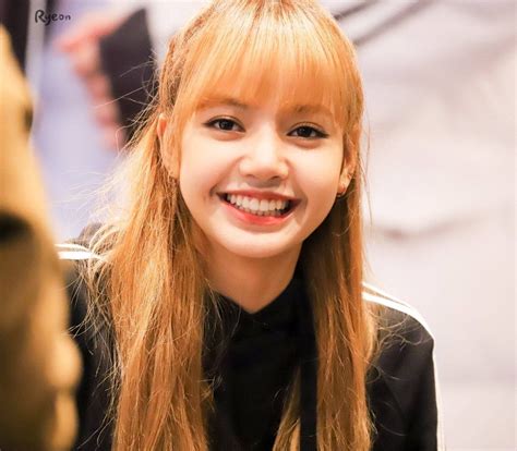 Ucapkan kata kata tak senonoh pada lisa blackpink young lex jadi lisa blackpink. Sen de gülümse... | Lisa blackpink fondo de pantalla, Lalisa manoban, Blackpink