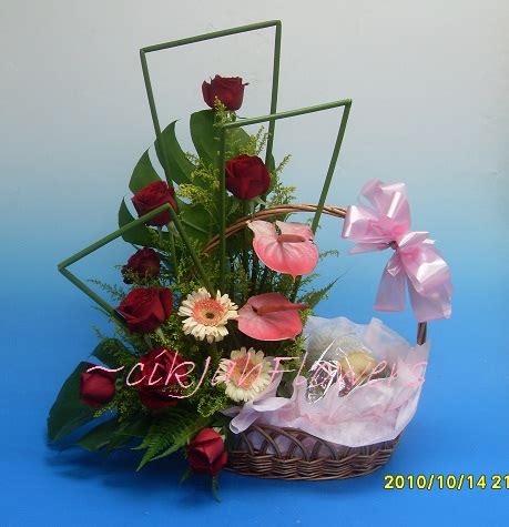 All our gift baskets and hampers have been artfully designed to bring that 'wow' factor when presented to your recipient. .. cikjahonlineflowers: Flowers And Fruits ~ Gift Basket