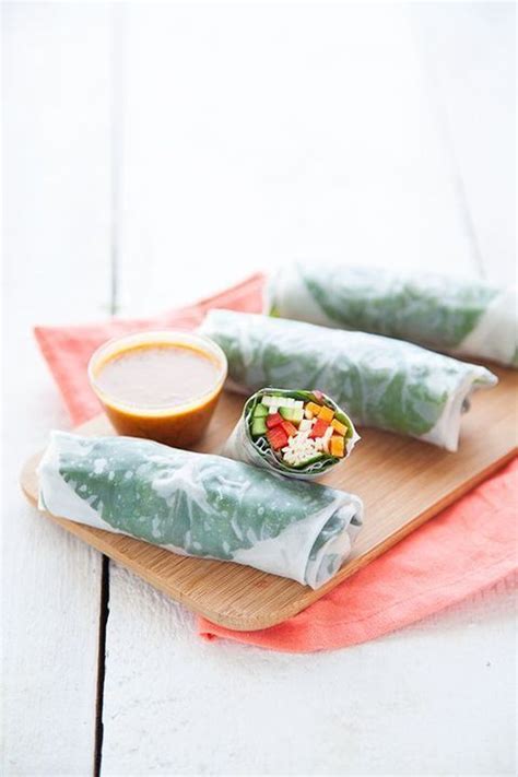 Rouleaux de printemps très printaniers aux crevettes (ou pas)légumes et fruits (spring rolls with shrimps (or not) vegetables and fruits) j'ai voulu utiliser la fraises en version salée et cela est très bon et très frais. Rouleaux de printemps végétariens patate douce | Rouleaux ...